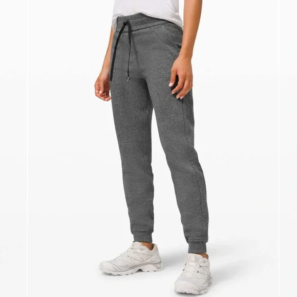 Lululemon Scuba Joggers - Picture 1 of 8